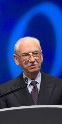 Alejandro Zaffaroni, Uruguayan-born American chemist and entrepreneur, dies at age 91
